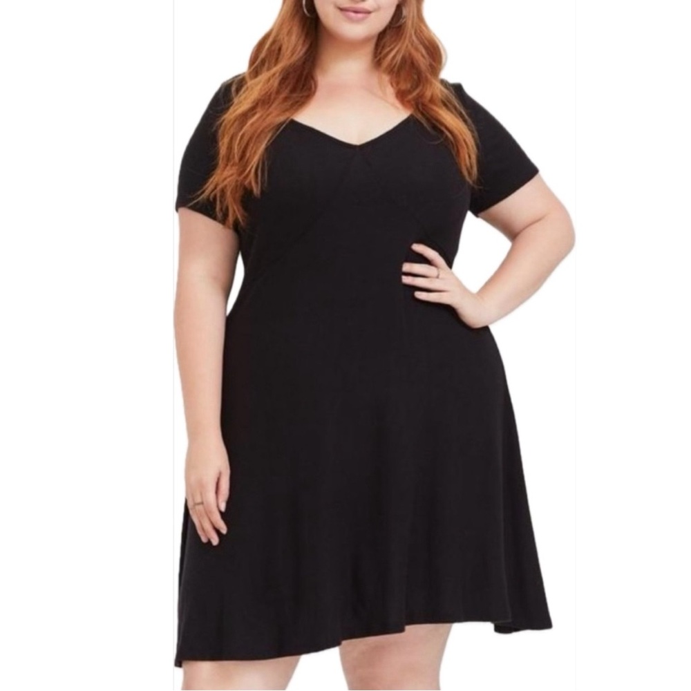 🏷️Torrid Black Ponte Sweetheart Skater Dress